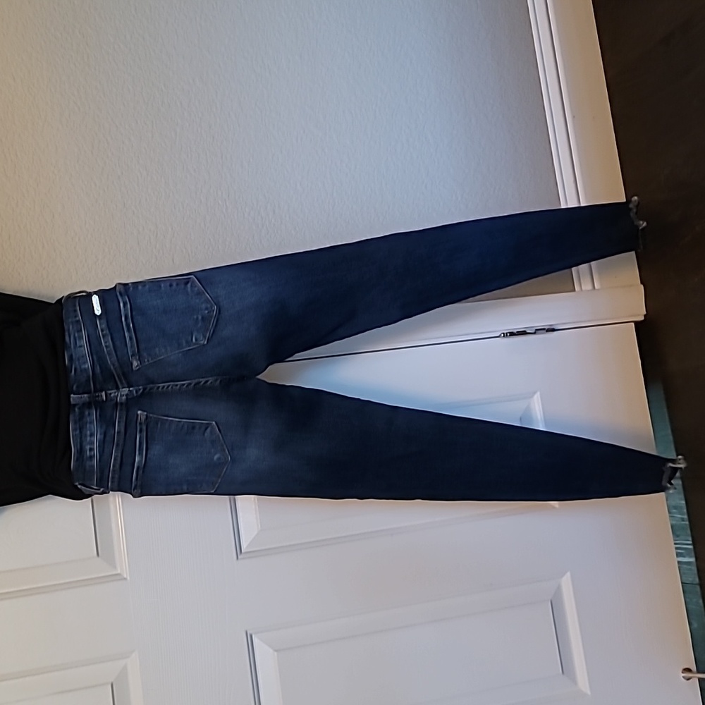 Distressed Dark Wash Skinny Jean